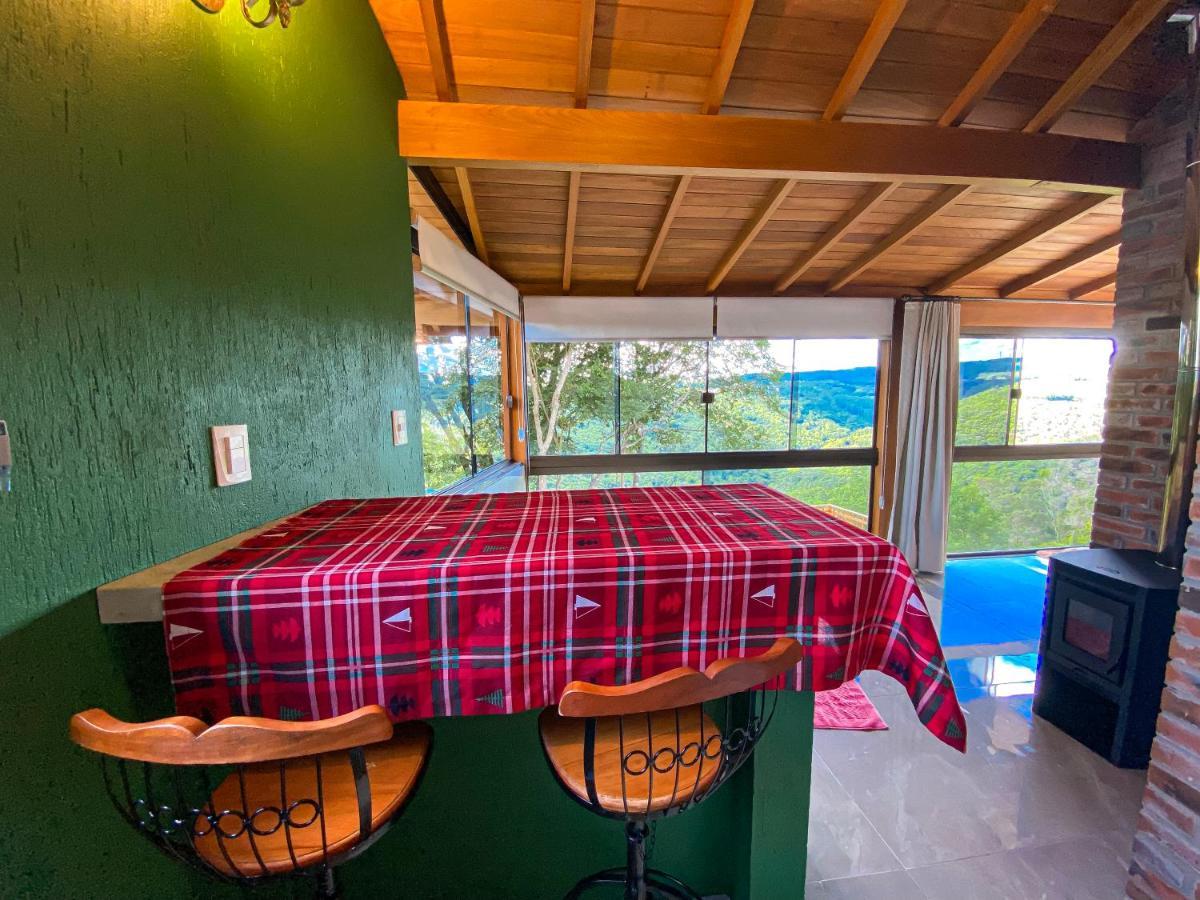 Vovo Emilio 山林小屋 *