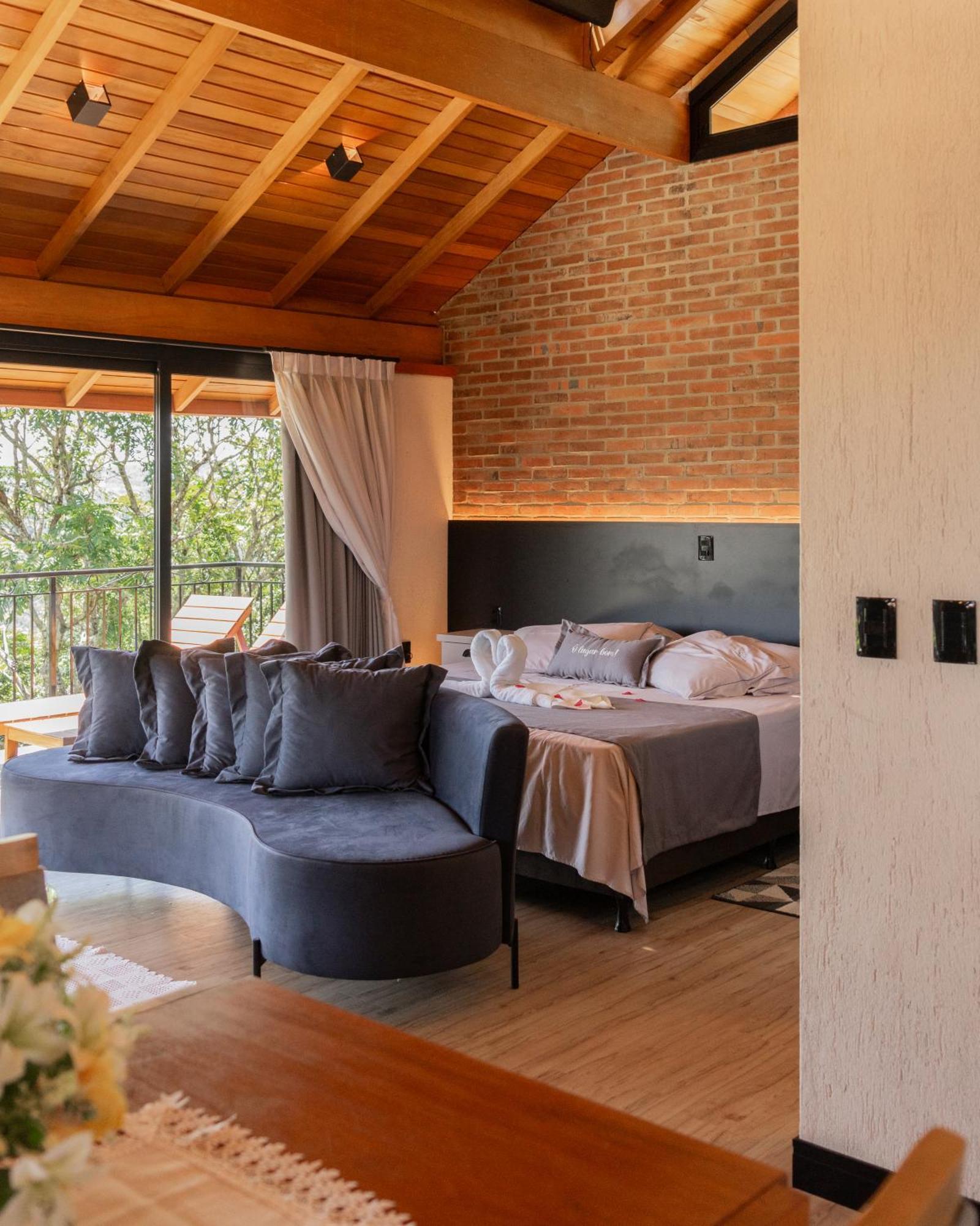 Vovo Emilio 山林小屋 *